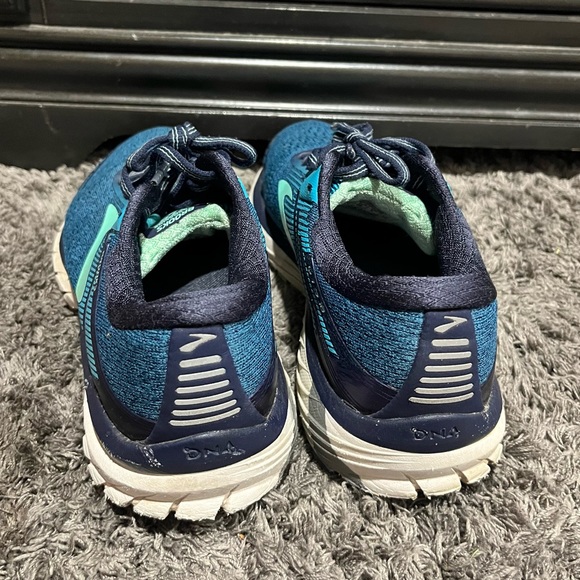 Womens Brooks Adrenaline GTS 18 Teal Running Shoes
Size 7 B (medium) width - Picture 3 of 8
